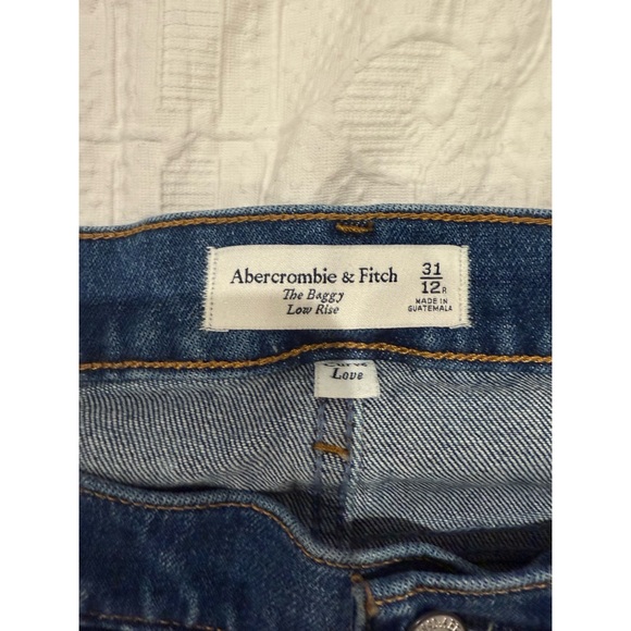 Abercrombie Low Rise Baggy Curvy Jeans - Picture 3 of 5